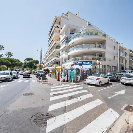 Les Allees Du Cap-2 By Interhome Apartman