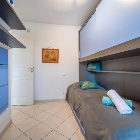 Les Allees Du Cap-2 By Interhome Apartman